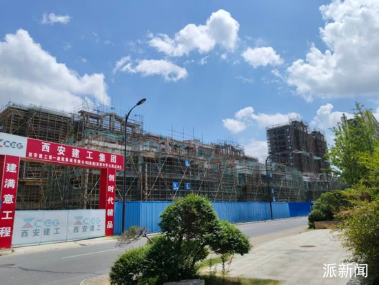 欠薪欠税欠款！安徽临泉县现代商贸重点工程真爱年华大酒店建设项目停摆